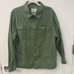 Green casual button down with 2 chest pockets and 2 front pockets - Size L